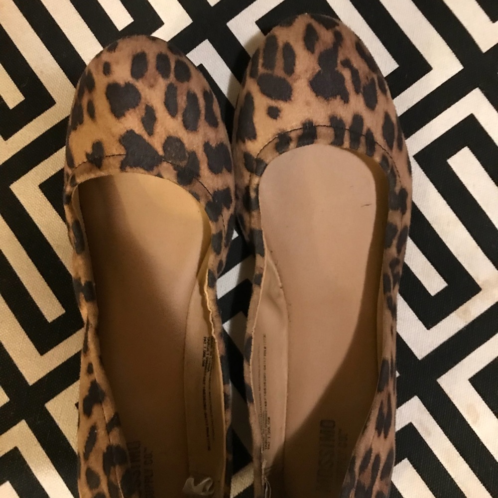 Leopard print flats